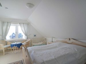 Schlafzimmer-I links