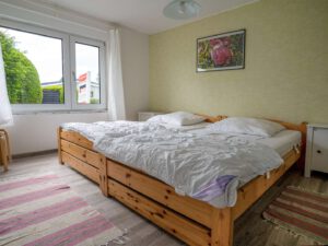 Schlafzimmer 1