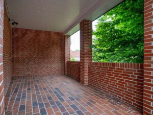 überdachte Terrasse
