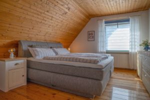 Schlafzimmer-DG