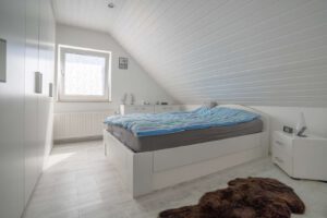 Schlafzimmer DG