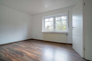 Büro-oder-Essbereich