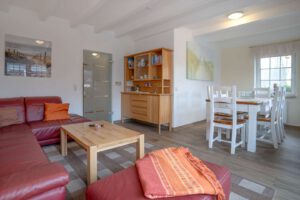 Wohn--und-Essbereich