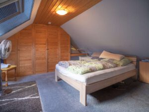 Schlafzimmer DG
