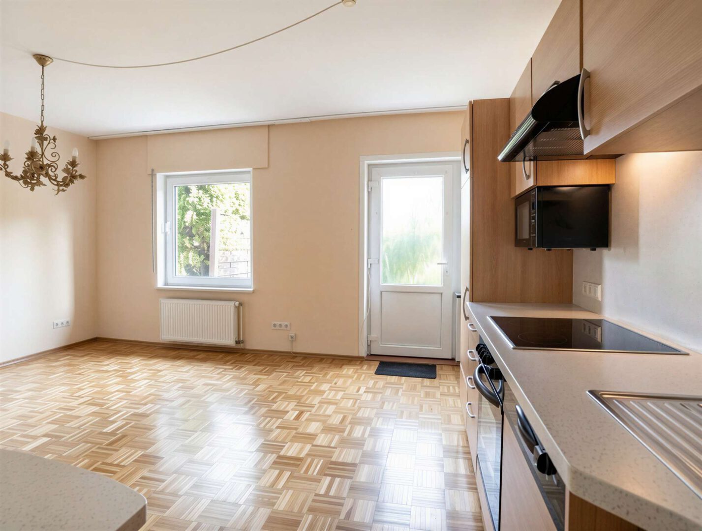 Wohn--und-Essbereich