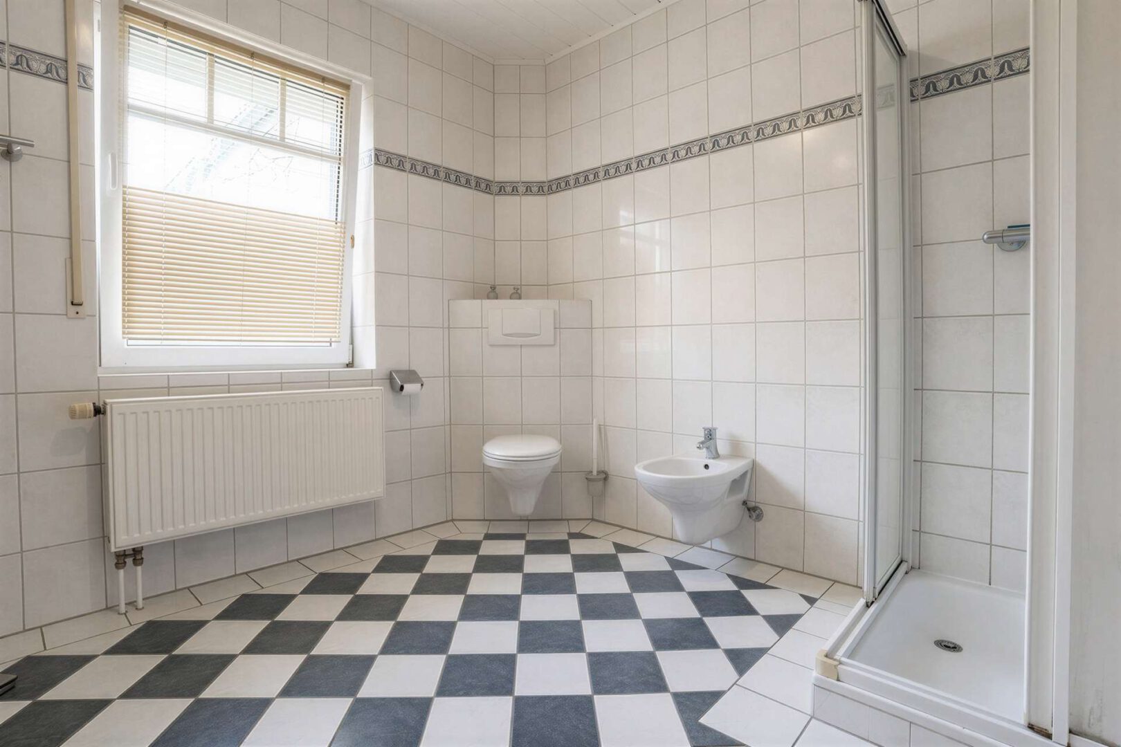 Badezimmer EG