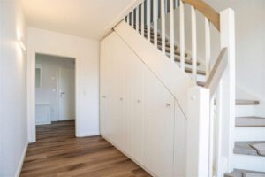 Zugang-zum-ausgebauten-Spitzboden - (KI generiert)