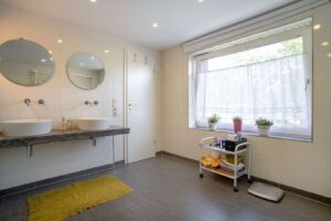 Badezimmer EG