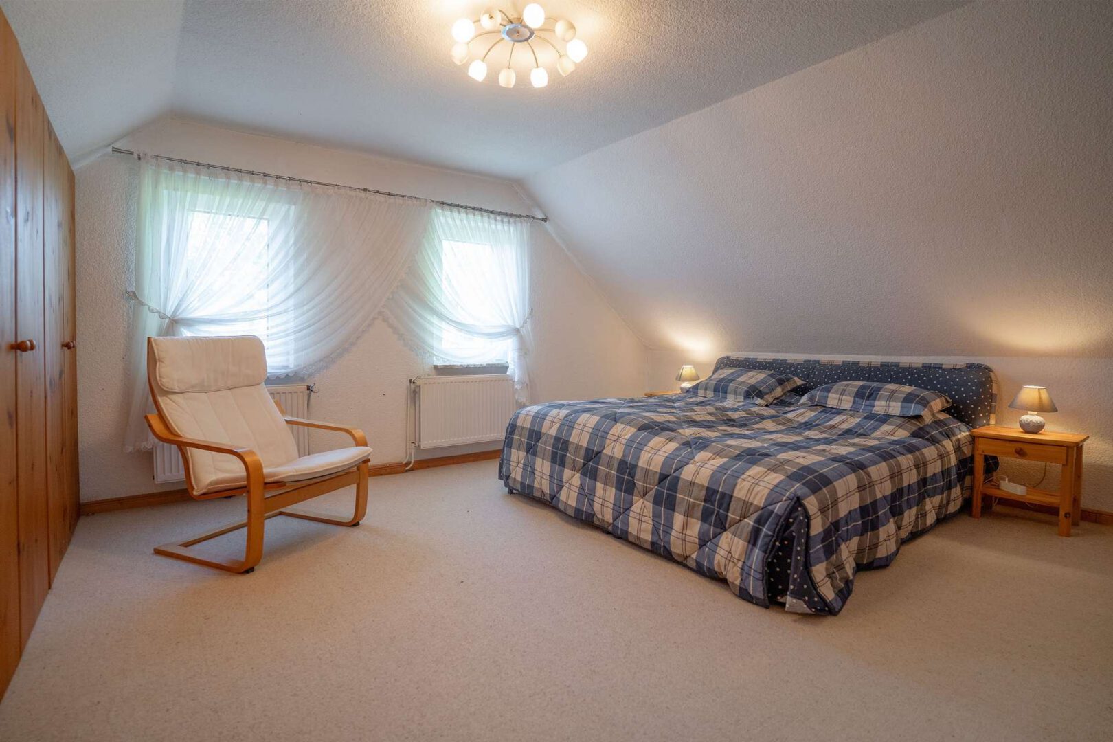 Schlafzimmer DG