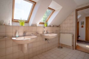 Badezimmer DG