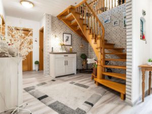 Flur mit Treppe