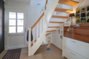 Flur mit Treppe