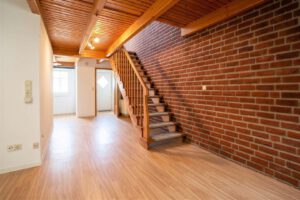 Flur mit Treppe