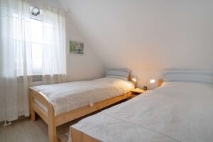 Schlafzimmer III