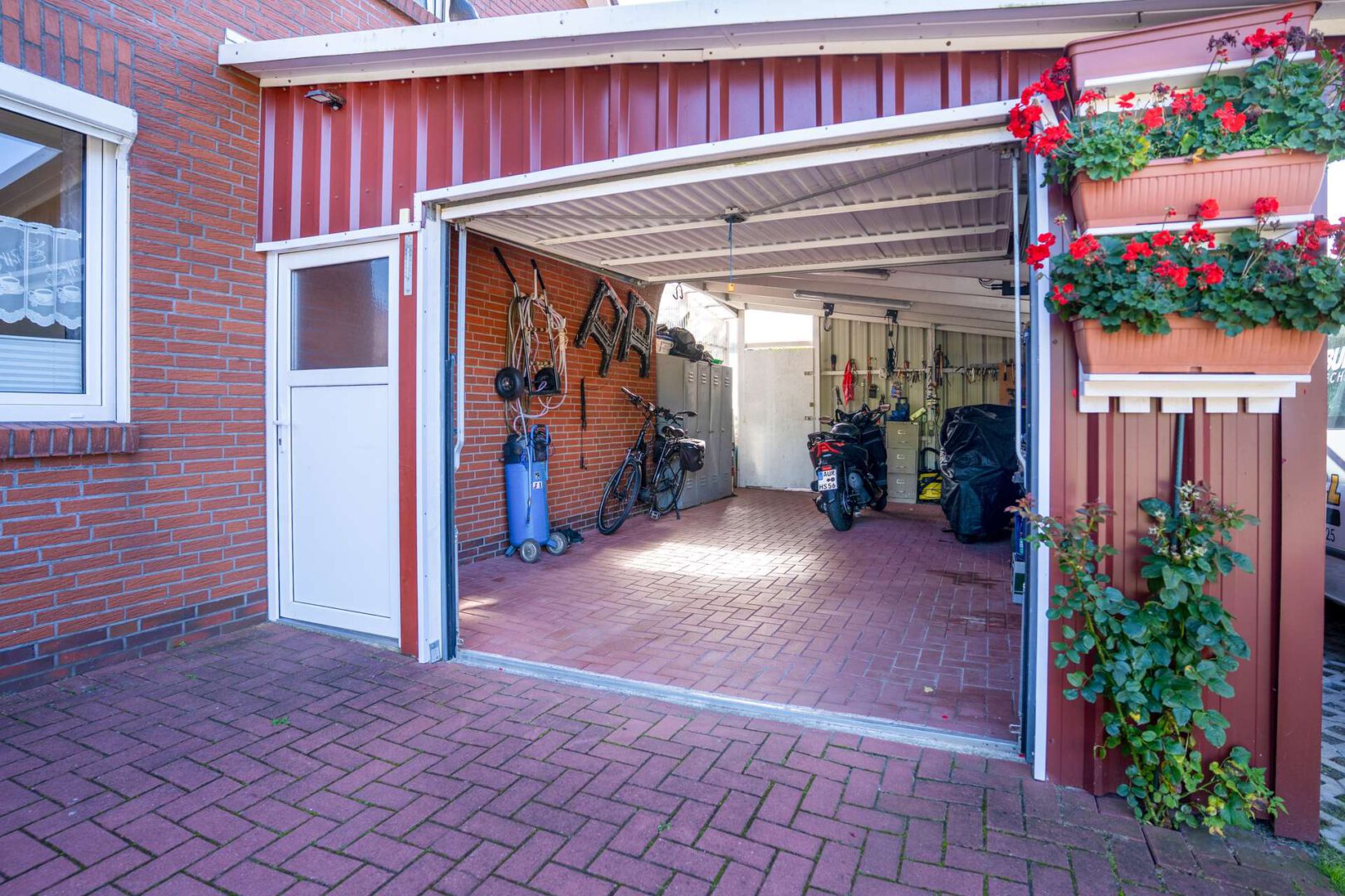 Garage 1