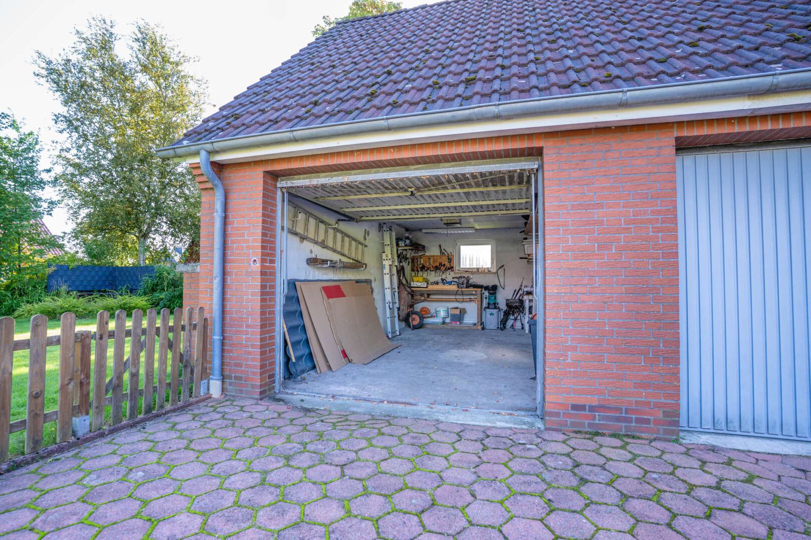 Garage 2