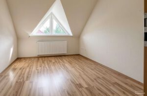 Dachzimmer - (KI generiert)