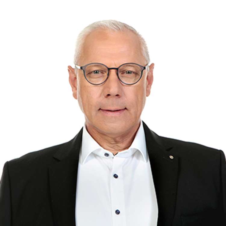 Herr Günter Schneider